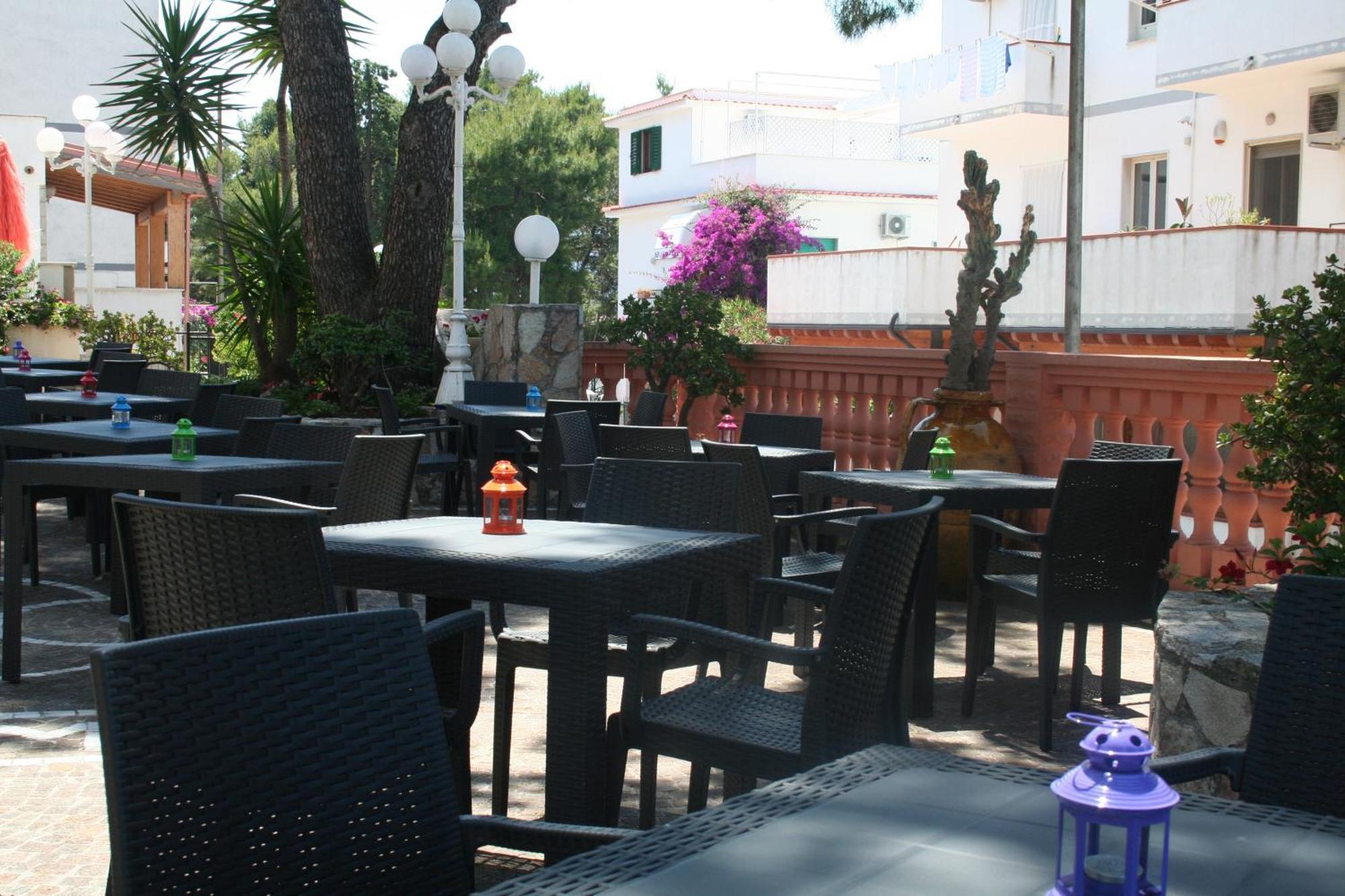 Hotel Timiama Peschici Bagian luar foto